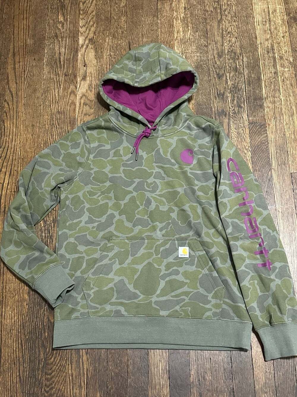 Carhartt Women's Relaxed Fit Midweight Logo Sleeve Graphic Camo Hoodie Olive M